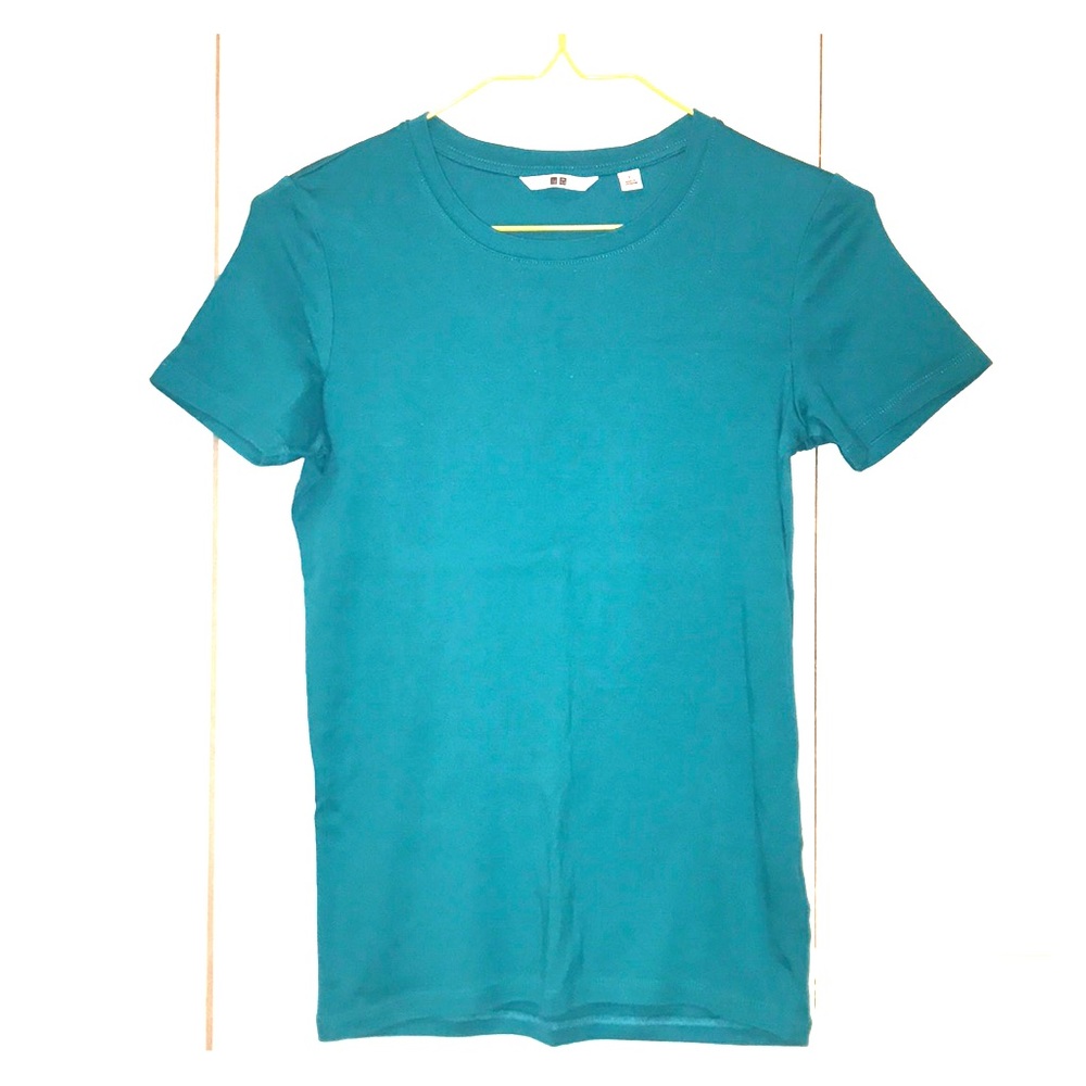 Uniqlo S super stretch tshirt